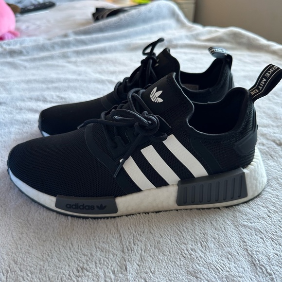 Adidas NMD_R1 Primeblue M7/W8 (brand new) core black/cloud white/grey five. - Picture 5 of 11